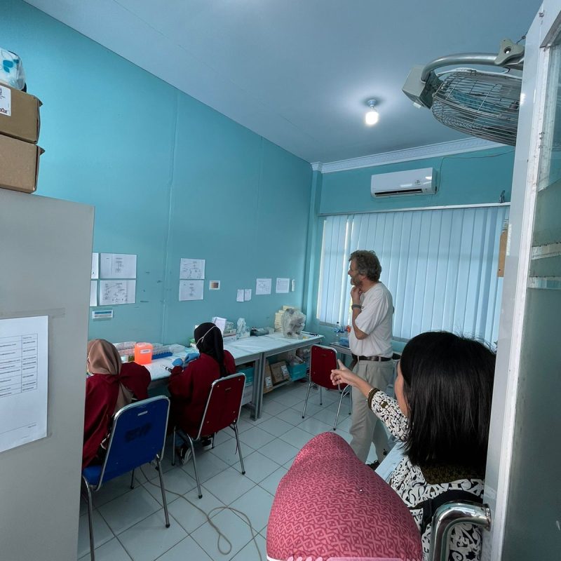 kunjungan Prof J Kevin Baird ke Ruangan Kerja Team SSAT